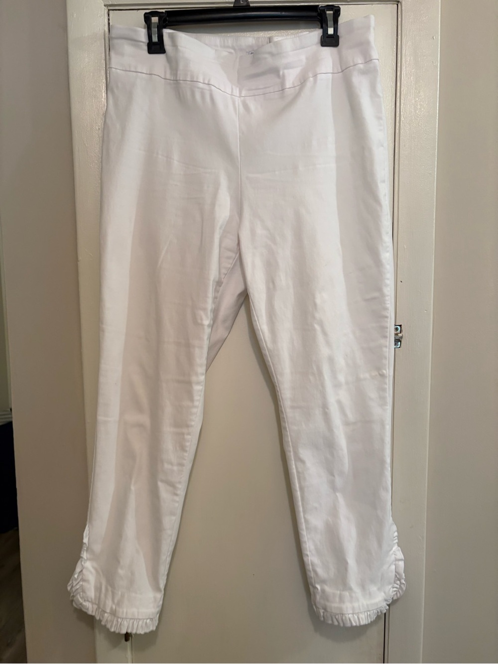 Crown&Ivy Ruffled Cropped Pants